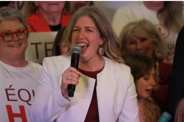 நியூபிரவுன்ஸ்விக்கில் முதல் பெண் முதல்வர்