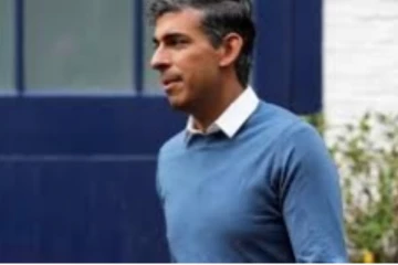 එක්සත් රාජදානියේ පළමු ආසියාතික අගමැතිවරයාපත් වේ.