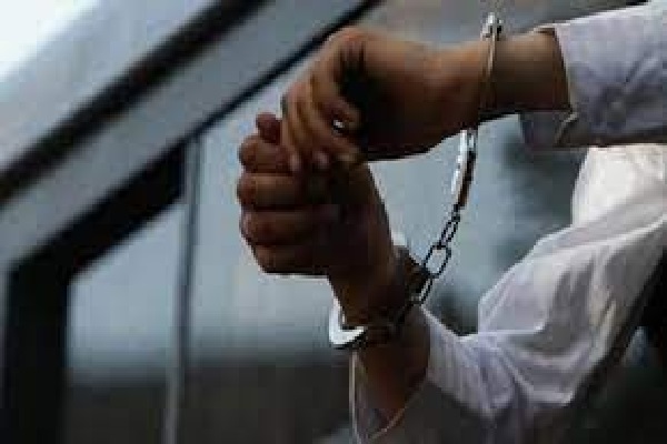 ஹெரோயின் கடத்திய மொட்டு கட்சியின் அரசியல்வாதி சிக்கினார் | Slpp Politician Caught Smuggling Heroin