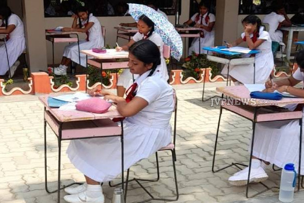 வெயிலில் பரீட்சை எழுத்திய மாணவிகள்: அதிர்ச்சி சம்பவம்! உறுதியளித்த பாடசாலை அதிபர் | Kilinochchi Girl Students Wrote The Exam The Sun