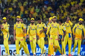 இது மட்டும் நடந்தால் ஆர்சிபி, டெல்லி காலி - சிஎஸ்கே பிளே ஆஃப் போவது உறுதி!