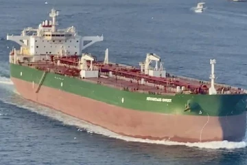 ஆசிய ஊழியர்கள் 24 பேர்களுடன் கப்பலை சிறைபிடித்த ஈரான்