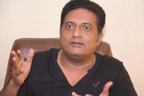 இலங்கை வந்தடைந்த நடிகர் பிரகாஷ் ராஜ் | Actor Prakash Raj Arrives In Sri Lanka