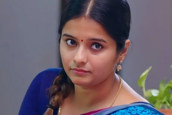 ஆண்டி என ட்ரோல் செய்தவருக்கு கூலாக பதில் கொடுத்த சன் டிவி நடிகை