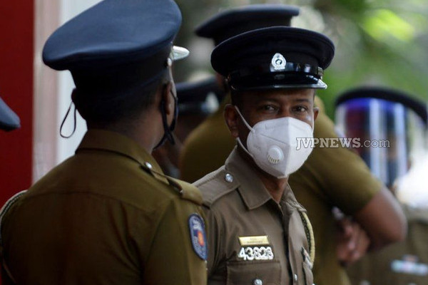குப்பைத்தொட்டியில் குழந்தையை வீசி கொலை செய்ய முயற்சித்த பெண்! | A Woman Tried To Kill A Child By Throwing