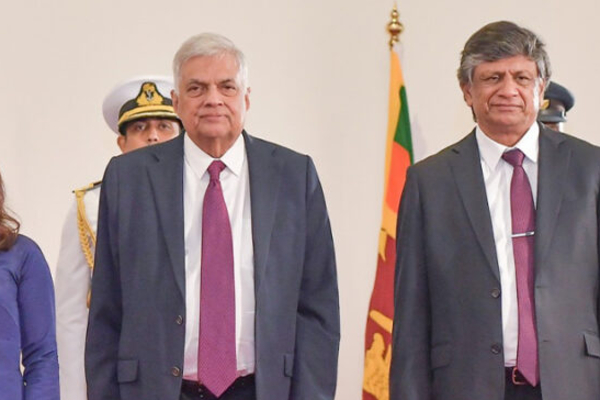 ரணில் நடத்திய நாடகம்.. வைத்தியசாலையில் புத்தகத்துடன் வெளியான புகைப்படத்தால் புதிய சர்ச்சை | Ranil Appeared Court With Book In Hospital