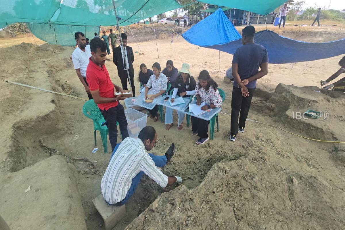 செம்மணியில் இன்று புதிதாக கண்டுபிடிக்கப்பட்ட மனித என்புக்கூட்டு தொகுதிகள் : சான்று பொருட்களும் மீட்பு | Chemmani Mass Graves Jaffna