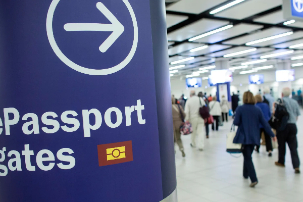 பிரித்தானியாவில் தொடரும் நெருக்கடி : நாட்டை விட்டு வெளியேறும் செல்வந்தர்கள் | Crisis In Britain Continues Wealthy Leave Country