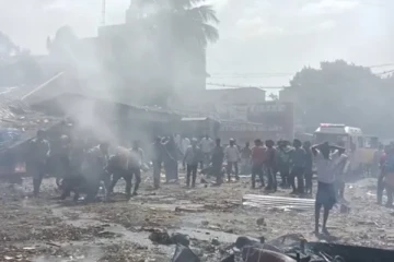 கிருஷ்ணகிரியில் வெடித்து சிதறிய பட்டாசு கிடங்கு - 7 பேர் உயிரிழப்பு