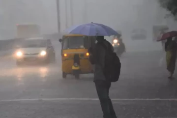 தமிழகத்தில் இன்று 13 மாவட்டங்களில் கனமழை பெய்யும்- வானிலை மையம் தகவல்