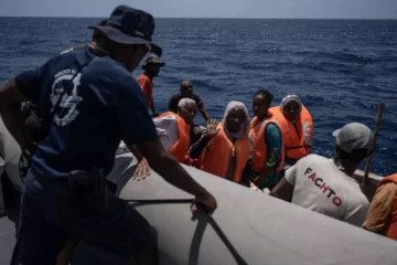 கூடுதல் புலம்பெயர்ந்தோரை ஆப்பிரிக்காவுக்கு நாடுகடத்த பிரான்ஸ் உள்துறை அமைச்சர் உத்தரவு