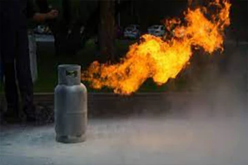 வத்தளையில் எரிவாயு வெடிப்பு காரணமாக வீடு ஒன்றில் தீப்பரவல்