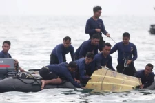 மாயமான இந்தோனேசிய விமானத்தின் கருப்பு பெட்டிகள் கண்டுபிடிப்பு!