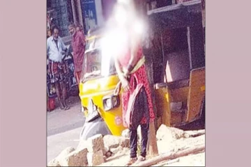 பெண்ணுக்கு நடந்த கொடுமை : மின்கம்பத்தில் கட்டி வைத்து துன்புறுத்தியள்ளனர்.