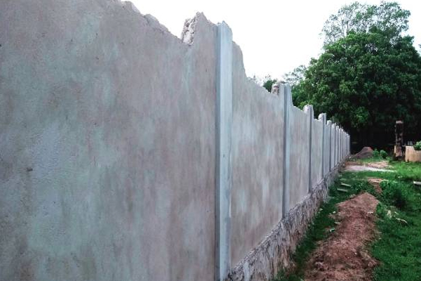 கிளிநொச்சி பாடசாலை மைதான சுற்றுமதில் ஏன் இப்படி! இது முறைகேடு இல்லையா | Kilinochchi School Around The Wall Malpractice