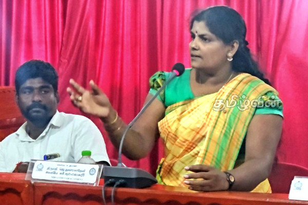 வீதிகளில் திரிகின்ற கட்டாக்காலி கால்நடைகளுக்கு உடனடியாக நடவடிக்கை எடுக்குமாறு கோரிக்கை | Request For Immediate Action Against Stray Cattle