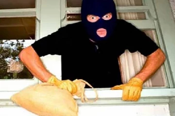 கைவரிசையை காட்ட கொழும்பிலிருந்து ஹட்டனுக்கு   சென்ற நபர்;  வசமாக சிக்கினார்