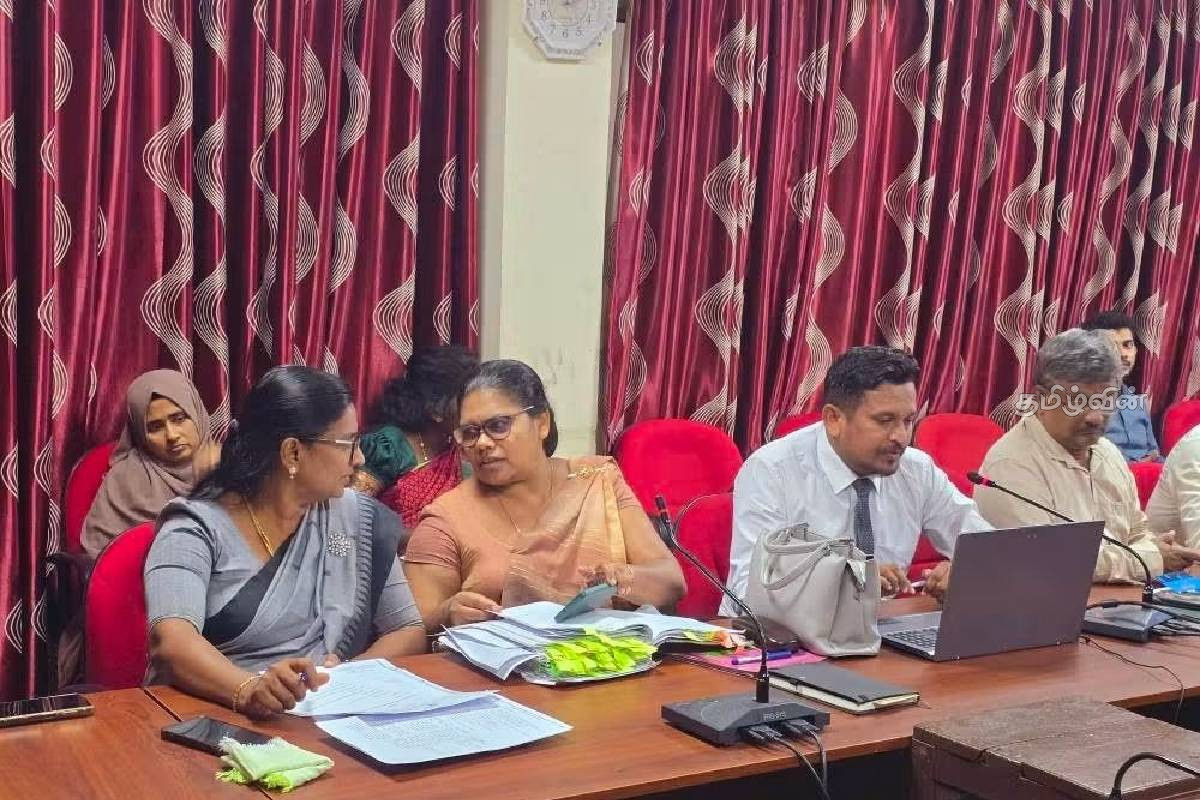குளங்கள் மற்றும் நீர்ப்பாசன அமைப்புகளைச் சுற்றியுள்ள ஆக்கிரமிப்புகள் தொடர்பான முக்கிய கலந்துரையாடல் | Discussion Encroachments Ponds And Irrigation குளங்கள் மற்றும் நீர்ப்பாசன அமைப்புகளைச் சுற்றியுள்ள ஆக்கிரமிப்புகள் தொடர்பான முக்கிய கலந்துரையாடல் | Discussion Encroachments Ponds And Irrigation