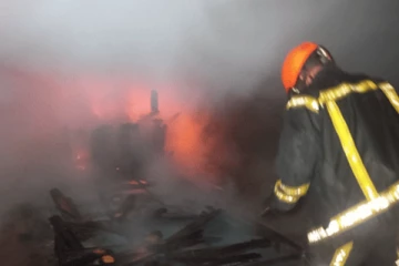 මෝලක හදිසියේම ගින්නක් - ගින්නෙන් දැඩි හානී..(PHOTOS)