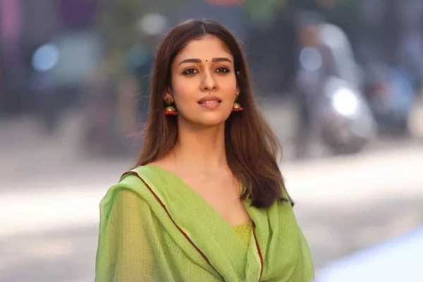 நயன்தாரா 20 நாளுக்கு  மட்டுமே இத்தனை கோடி சம்பளமா வாங்குகிறாரா? சொத்து மதிப்பு எவ்வளவு தெரியுமா? | Nayanthara Net Worth All The Expensive