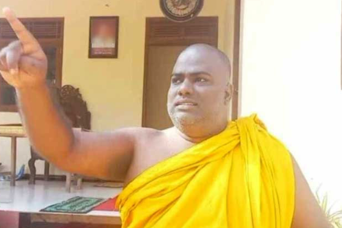 ஆனந்த விஜேபாலவுக்கு அச்சுறுத்தல் விடுத்த குற்றச்சாட்டு : ராஜங்கனே சத்தாரதன தேரர் கைது | Rajangane Saddharathana Arrested
