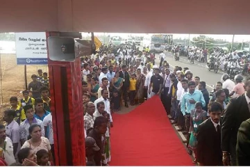 மக்கள் பெருமளவில் ஒன்று கூடியதால் கொழும்பில் பதற்றம்