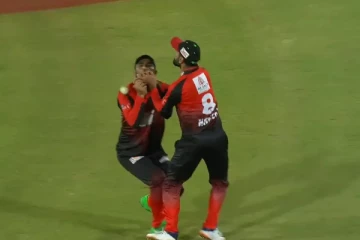 பாகிஸ்தான்  கிரிக்கெட்டில் நடந்த கூத்து - கேட்ச் பிடிக்காமல் மிஸ் பண்ண சீனியர் வீரர்கள்