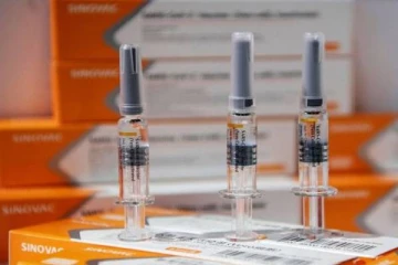 சீனாவின் சினோவாக் தடுப்பூசியை செலுத்திக்கொண்ட மருத்துவர்கள் அடுத்தடுத்து பலி