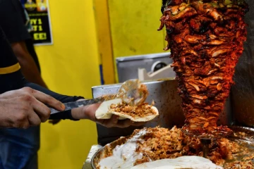 சவர்மா உட்கொண்ட ஒரே குடும்பத்தைச் சேர்ந்த ஐவர் வைத்தியசாலையில்