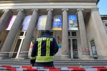 ஜேர்மன் அருங்காட்சியகத்தில் கைவரிசை காட்டிய 6 பேர் கைது! 113.8 மில்லியன் யூரோ மதிப்புடையவை நககைகள் திருடியதாக குற்றச்சாட்டு