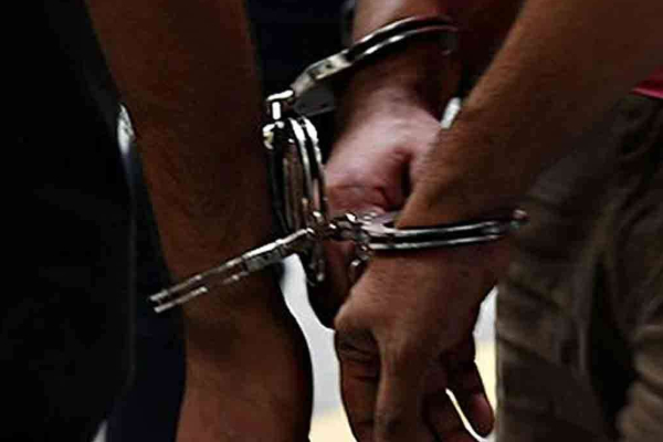 யாழில் விடுதிகளில் தங்கி இருந்த கும்பல் கைது! | Gang Involved In Drug Trafficking Arrested Jaffna யாழில் விடுதிகளில் தங்கி இருந்த கும்பல் கைது! | Gang Involved In Drug Trafficking Arrested Jaffna