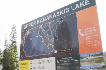 கனடாவில் படகு கவிழ்ந்தில் இருவர் மாயம்