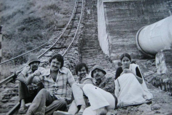 இதுவரை பார்த்திராத சூப்பர்ஸ்டார் ரஜினியின் இளம் வயது புகைப்படம்!..எப்படி இருக்காரு பாருங்க | Rajinikanth Unseen Photo