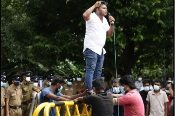 அடிப்படை உரிமை மீறல் மனுவை தாக்கல் செய்த வசந்த முதலிகே