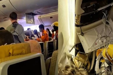 நடுவானில் குலுங்கிய விமானம்... ஒருவர் உயிரிழப்பு! பலர் காயம்