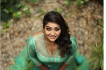 தன் 13வது திருமண நாளில் இரண்டாம் முறை கர்ப்பமாக இருக்கும் பிரபல நடிகை... இணையத்தில் லீக்கான புகைப்படம்