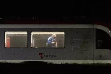 தனிநபராக தொடருந்தை கடத்திய நபர்! சுட்டுக்கொன்ற காவல்துறையினர்