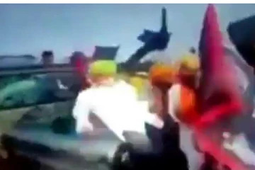 உ.பி-யில் பயங்கரம்! போராட்டத்தில் ஈடுபட்ட விவசாயிகள் மீது மோதி ஏறிச் சென்ற மத்திய அமைச்சரின் கார்கள்! வெளியானது திகிலூட்டும் வீடியோ