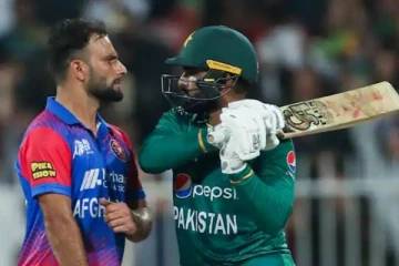 ஆப்கானிஸ்தான் பந்துவீச்சாளரை அடிக்க வந்த பாகிஸ்தான் வீரர்!