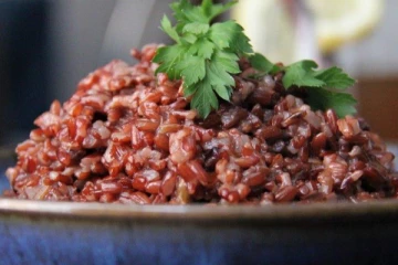 நீரிழிவு நோயாளிகளுக்கு மட்டுமல்லாது  உண்ணும் அனைவருக்கும்  வரப்பிரசாதமாகும் சிவப்பரிசி!