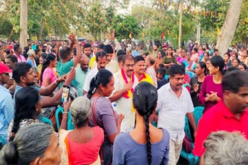 கிளிநொச்சியில் தமிழ் பொது வேட்பாளர் அரியநேந்திரனுக்கு ஆதரவாக திரண்ட மக்கள்!