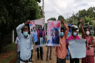 தம்முடைய காணிகளை மீட்டுத்தருமாறு கோரி திருகோணமலையில் ஆர்ப்பாட்டம் முன்னெடுப்பு (VIDEO)