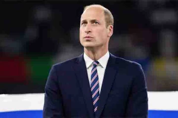 இளவரசி டயானாவுக்காக கண்ணீர் விட்டு கதறிய பொதுமக்கள்: குழப்பமடைந்த இளவரசர் வில்லியம்