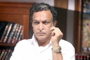 நாசர் சினிமாவில் இருந்து விலகுகிறாரா? ரசிகர்களுக்கு ஷாக் கொடுத்த செய்தி பற்றி மனைவி விளக்கம்