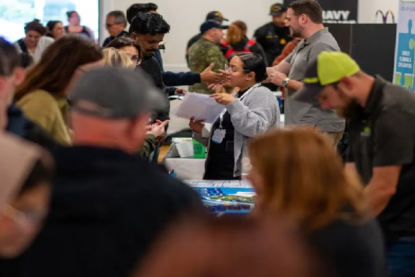 கனடாவில் நிரந்தர குடியுரிமை பெற இருப்பவர்களுக்கு வெளியான மகிழ்ச்சித் தகவல் | Canada Invites Permanent Residency Applications கனடாவில் நிரந்தர குடியுரிமை பெற இருப்பவர்களுக்கு வெளியான மகிழ்ச்சித் தகவல் | Canada Invites Permanent Residency Applications