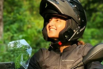 அஜித்தை பின்பற்றும் மஞ்சு வாரியர்.. BMW பைக்கில் ரைடு சென்ற புகைப்படங்கள்