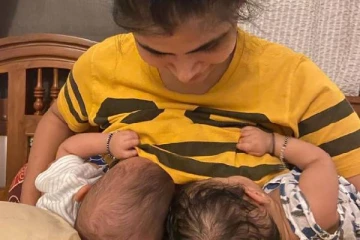 தாய்ப்பால் ஊட்டும் புகைப்படத்தை வெளியிட்ட பாடகி.. வைரமுத்துவுடன் கேவலமாக இணைத்து பேசிய நபர்