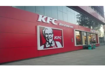 ‘இந்தி மொழிதான் தேசிய மொழி...’ - கேஎஃப்சி ஊழியரால் வலுக்கும் எதிர்ப்பு