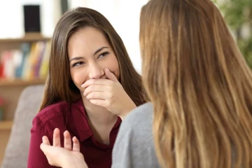 வாயில் துர்நாற்ற பிரச்சினையா? இது உங்களுக்கான டிப்ஸ்!