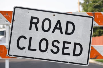 සංගීත ප්‍රසංගයක් නිසා ප්‍රධාන මාර්ගයක් හදිසියේම වසා දැමේ..දැඩි වාහන තදබදයක්..